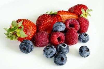 berries-1225101_1920